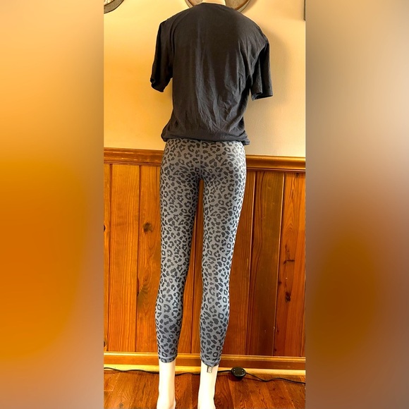 Free shirt with purchase of leggings, blue/grey leopard print leggings, outfit - Picture 1 of 7